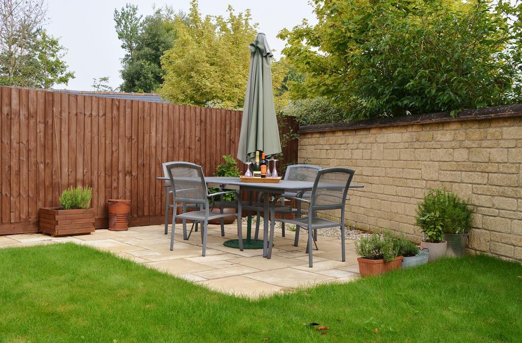 Coombe Cottage Sutton Green Екстер'єр фото