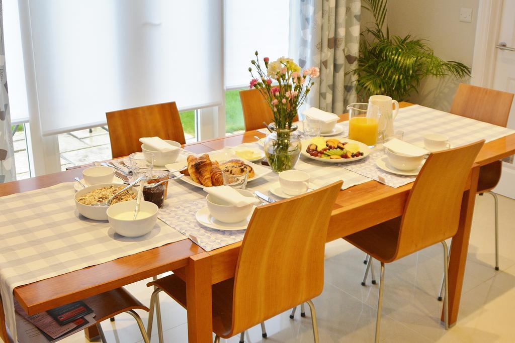 Coombe Cottage Sutton Green Екстер'єр фото