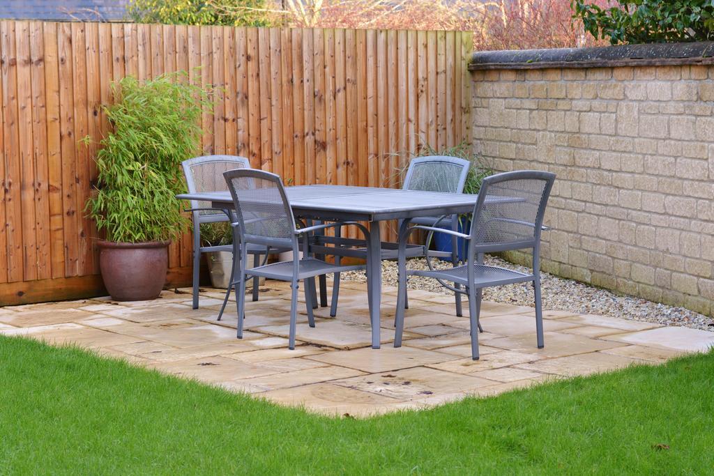 Coombe Cottage Sutton Green Екстер'єр фото